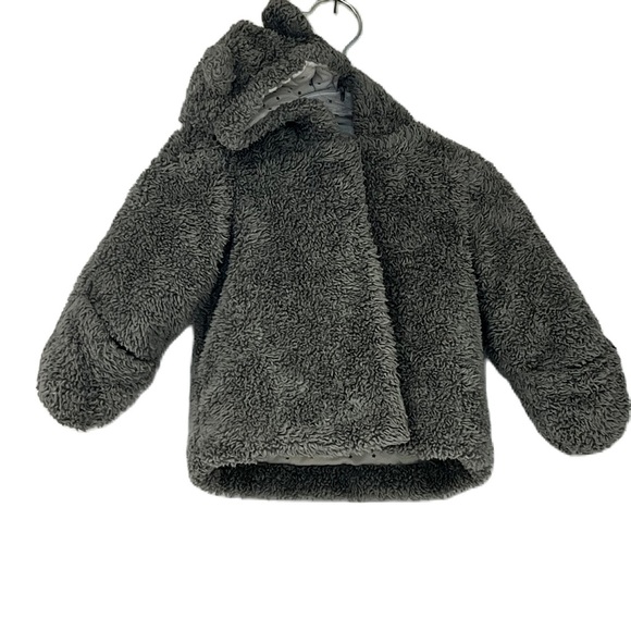 3 Pommes Baby Gray Faux Fur Coat size 6 months cozy warm classic fall winter yum - Picture 1 of 8